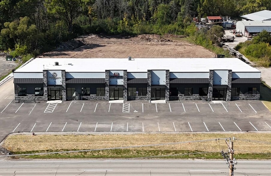 Primary Photo Of 1111 N Military Ave, Green Bay General Retail For Lease