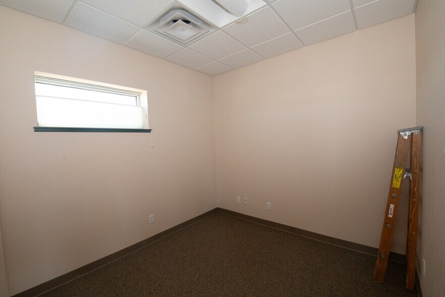 More Photos Of 5055 Chaparral Ct, Boulder Flex For Sale