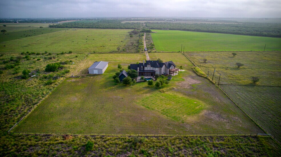 More Photos Of 2538 County Road 223, Floresville Land For Sale