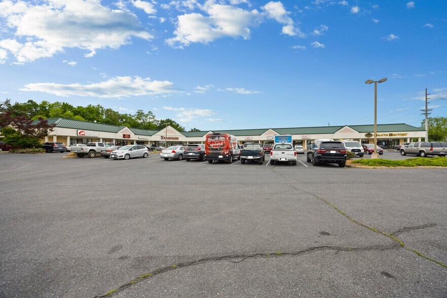 More Photos Of 625 Mount Clinton Pike, Harrisonburg General Retail For Lease