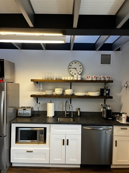 More Photos Of 363-367 Bloomfield Ave, Montclair Office For Lease