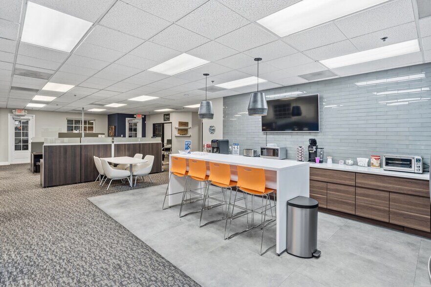 More Photos Of 3087 E Warm Springs Rd, Las Vegas Office For Sale