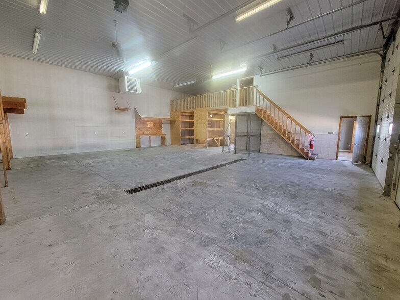 More Photos Of 3165 Yeager Dr, Green Bay Unknown For Lease