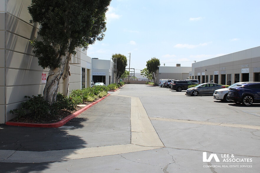 More Photos Of 3283-3299 Walnut Ave, Signal Hill Unknown For Lease