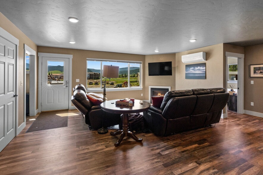 More Photos Of 303 Cold Iron Rd, Gallatin Gateway Warehouse For Sale