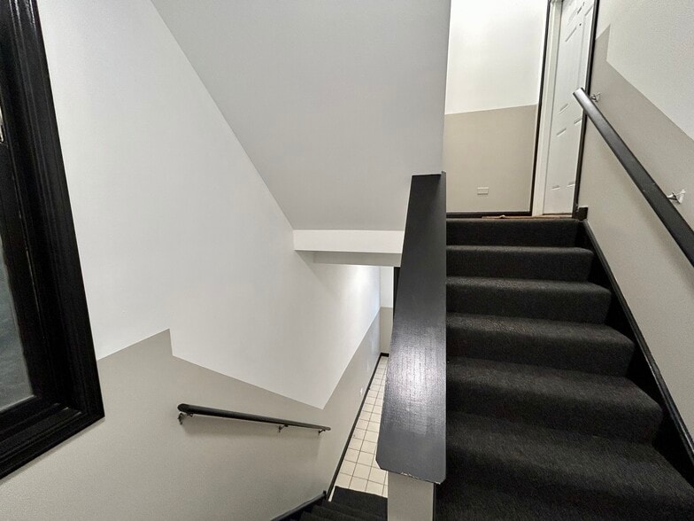 More Photos Of 5644 S Prairie Ave, Chicago Apartments For Sale