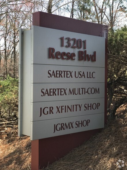 More Photos Of 13201 W Reese Blvd, Huntersville Warehouse For Lease