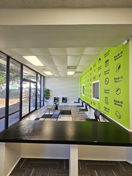 More Photos Of 7230 Senate Ave, Houston Service For Sale