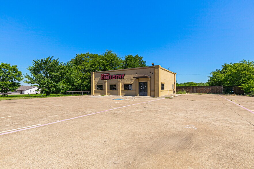 More Photos Of 10215 Scyene Rd, Dallas Medical For Sale