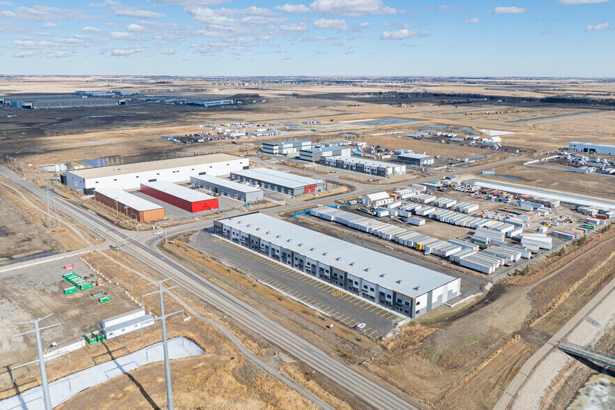 More Photos Of 11 Heatherglen Pl, Calgary Warehouse For Lease