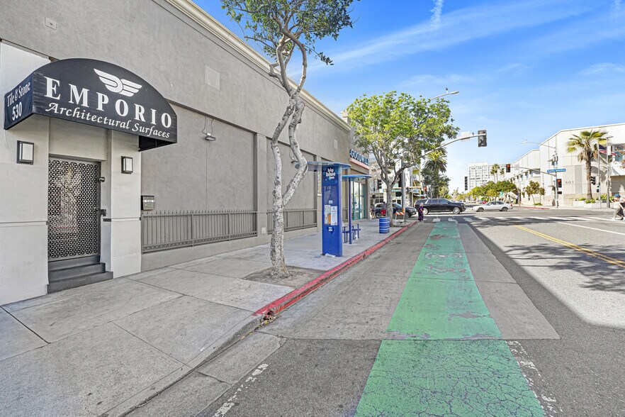 Primary Photo Of 530 Santa Monica Blvd, Santa Monica Storefront For Lease