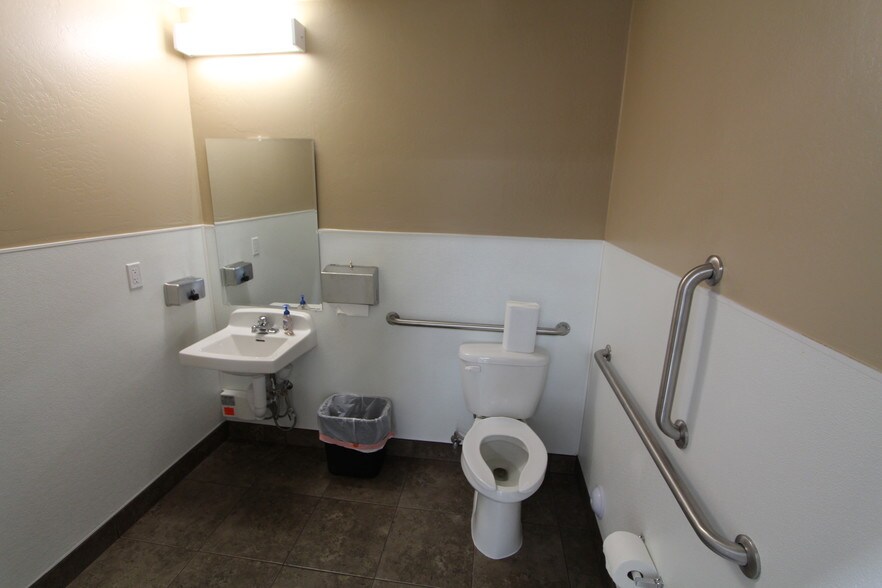 More Photos Of 3048 N Cessna Way, Casa Grande Warehouse For Lease