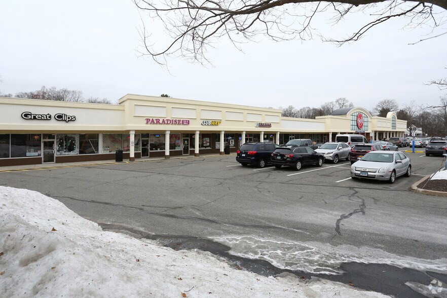 More Photos Of 1021-1041 S Main St, Cheshire Unknown For Lease