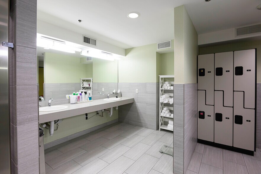 More Photos Of 511 E John Carpenter Fwy, Irving Office For Lease