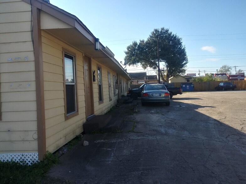 More Photos Of 1026 Miles St, Rosenberg Apartments For Sale