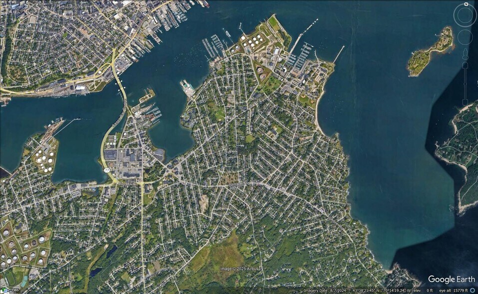 More Photos Of 448 Cottage Rd, South Portland Freestanding For Sale