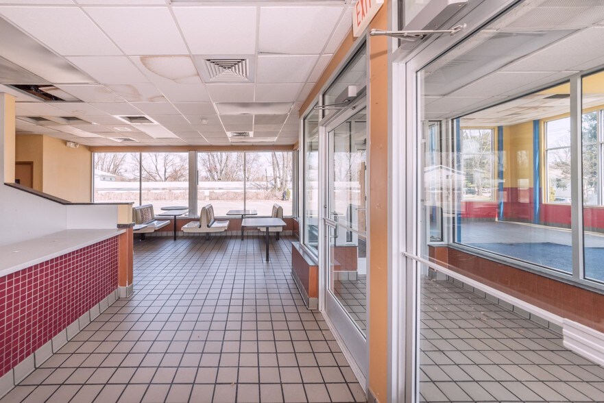 More Photos Of 3123 Route 9W, Saugerties Restaurant For Lease