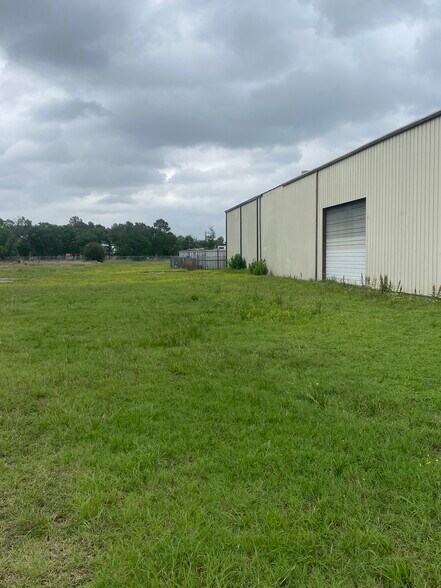 More Photos Of 1225 Buschong St, Houston Warehouse For Lease