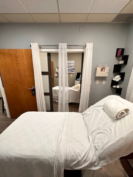 More Photos Of 1810 Erie Blvd E, Syracuse Office For Sale