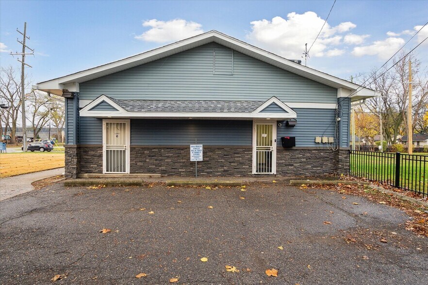 More Photos Of 22610 Rosewood St, Oak Park Office Residential For Sale