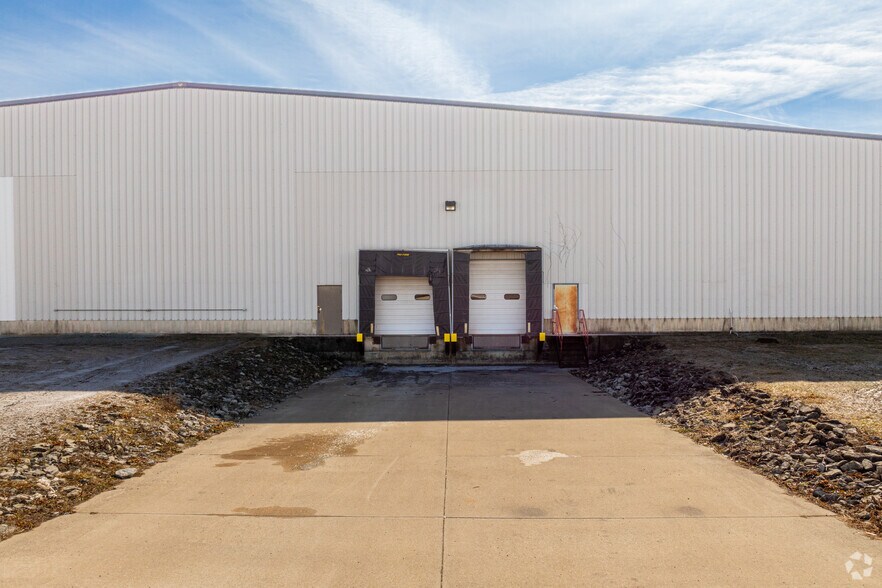 More Photos Of 2605 Davis Rd, Kokomo Warehouse For Lease