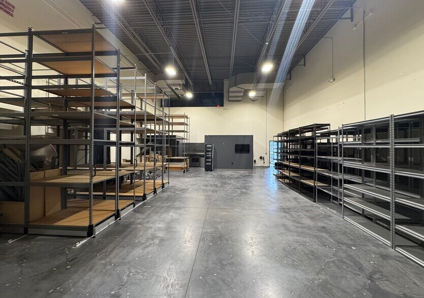 More Photos Of 7330 Exchange Dr, Orlando Warehouse For Sale