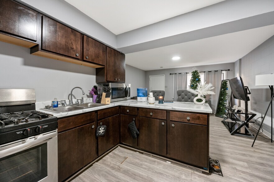 More Photos Of 7830 S Yates, Chicago Apartments For Sale