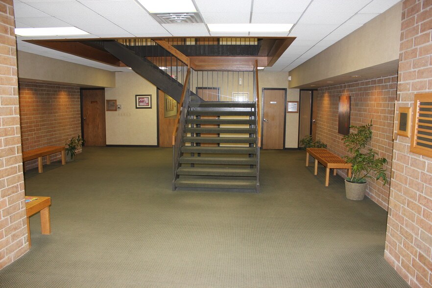 More Photos Of 183 S Bloomingdale Rd, Bloomingdale Medical For Lease