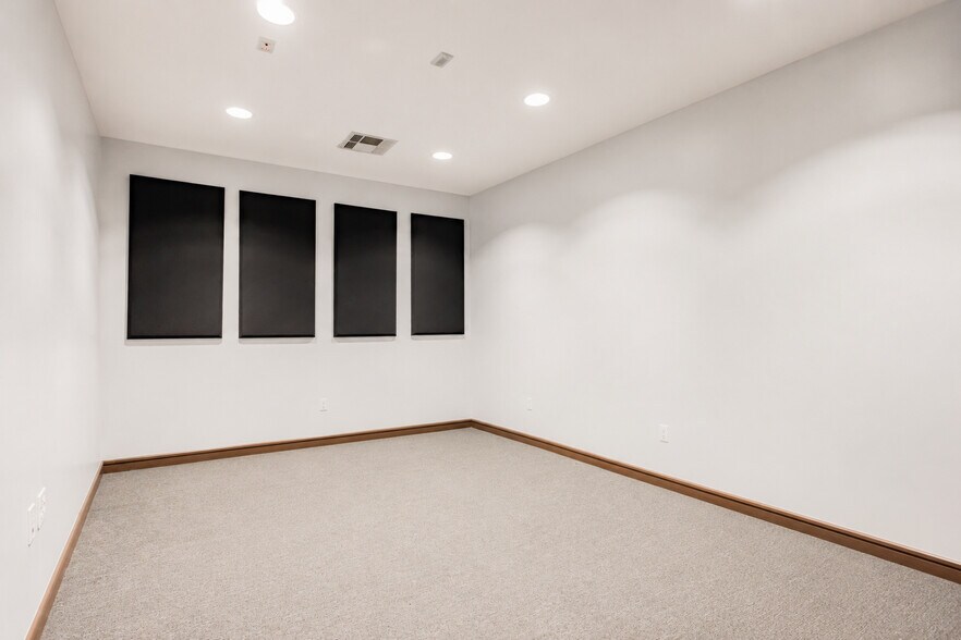 More Photos Of 714 S 4th St, Las Vegas Medical For Sale