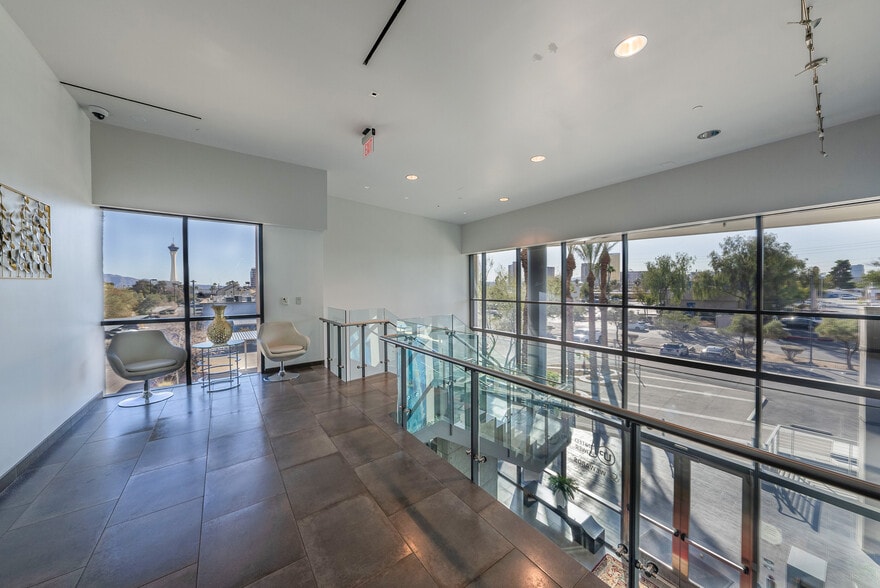 More Photos Of 2960 W Sahara Ave, Las Vegas Office For Lease