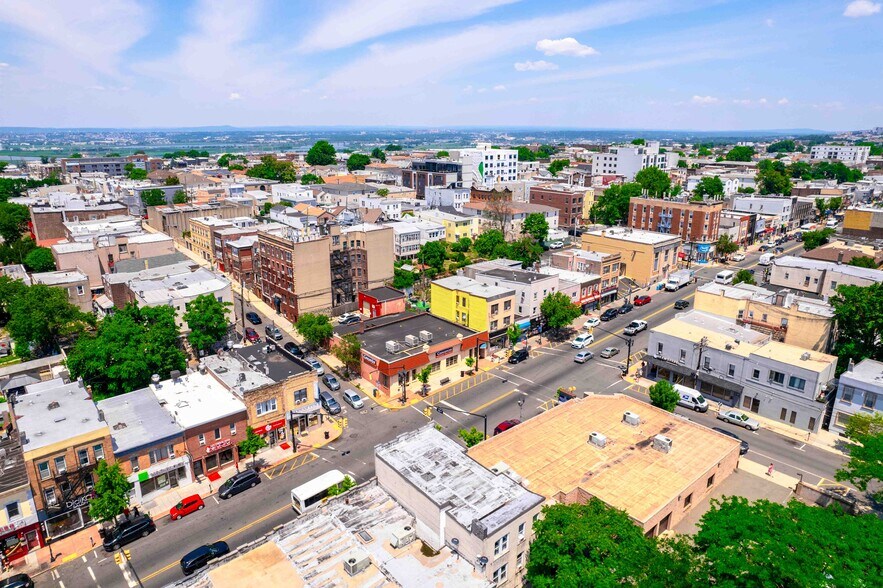 More Photos Of 6701 Bergenline Ave, West New York Office For Sale