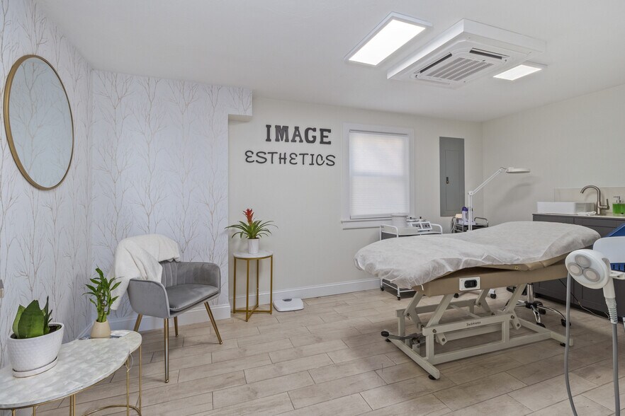 More Photos Of 712 Main St, Hyannis Storefront Retail Office For Sale