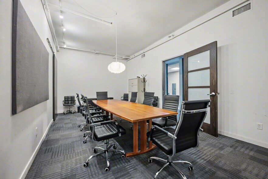 More Photos Of 817 Grand Ave, New Haven Freestanding For Lease