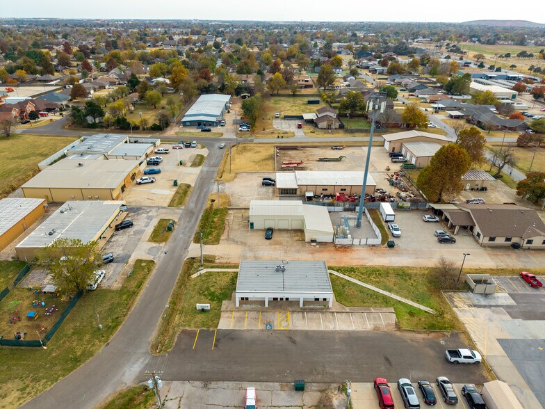 More Photos Of 3009 Epperly Dr, Oklahoma City Office For Sale