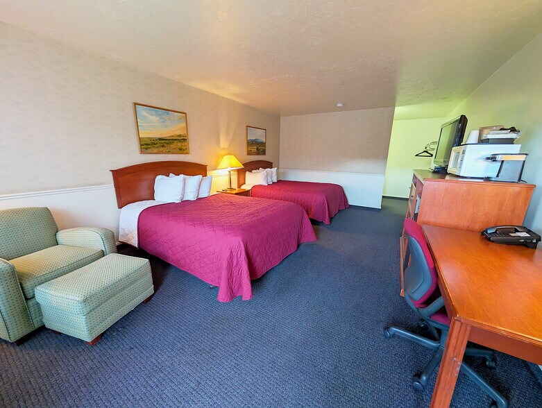 More Photos Of 145 N Main St, Manti Hotel For Sale