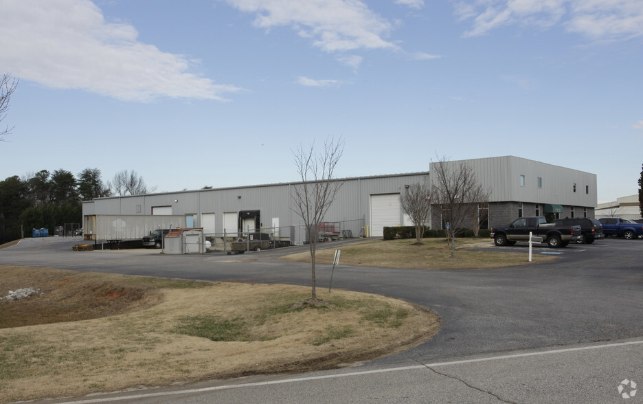 Primary Photo Of 667 Perimeter Rd, Greenville Warehouse For Lease