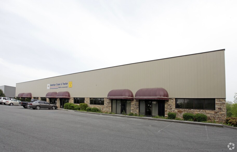 More Photos Of 2849 John Deere Dr, Knoxville Light Distribution For Lease