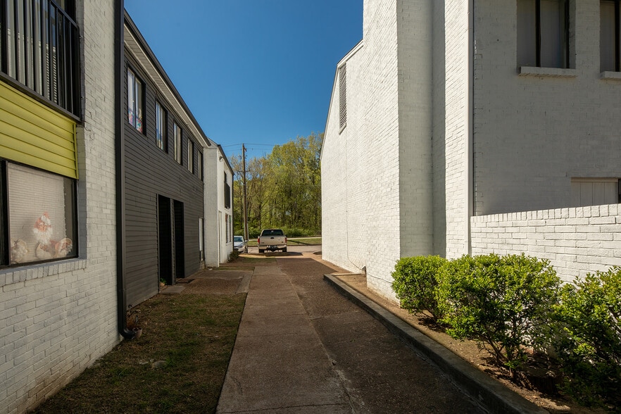 More Photos Of 2780 Raleigh-Lagrange Rd, Memphis Apartments For Sale