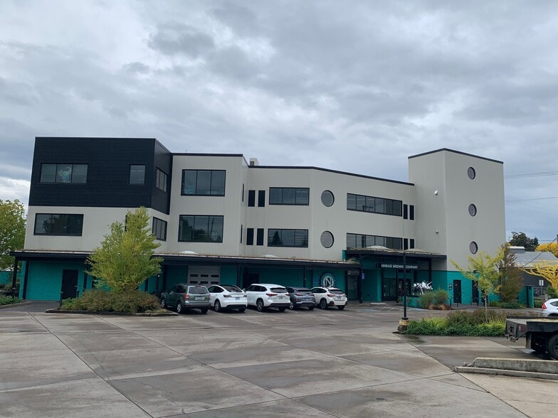 More Photos Of 155 Blair Blvd, Eugene Loft Creative Space For Lease