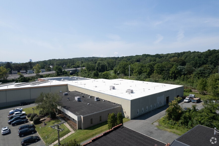 More Photos Of 12 Elmwood Rd, Menands Distribution For Lease