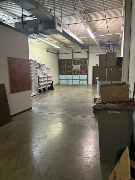 More Photos Of 11156-11174 Downs Rd, Pineville Light Distribution For Lease