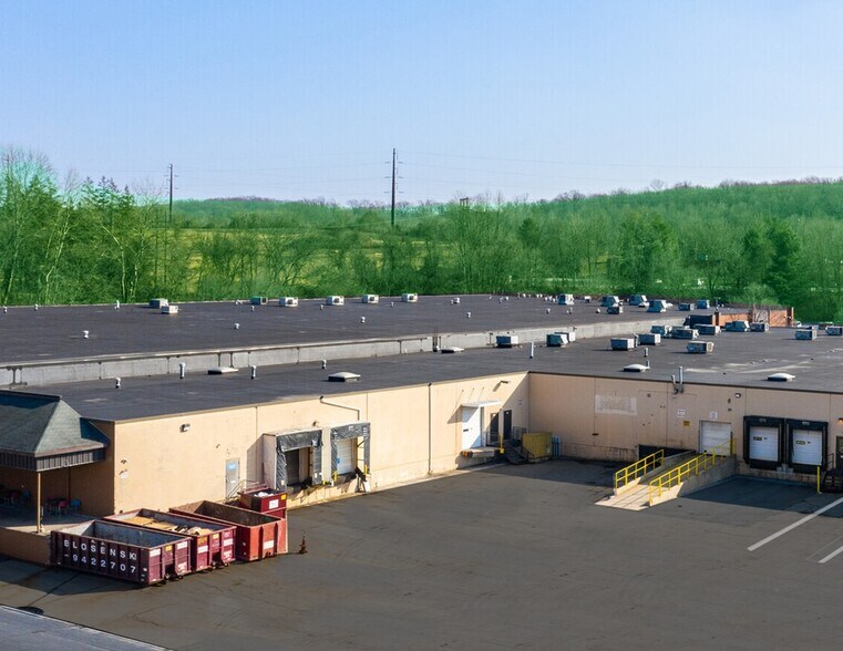More Photos Of 904-926 Springdale Dr, Exton Warehouse For Lease