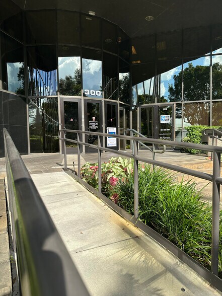 More Photos Of 300 S Pine Island Rd, Plantation Office For Lease