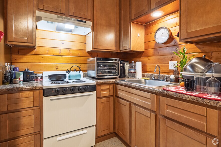 More Photos Of 1895 H St, Arcata Apartments For Sale