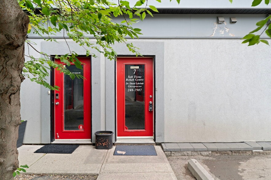 More Photos Of 1922 9th Ave SE, Calgary Storefront Retail Residential For Sale
