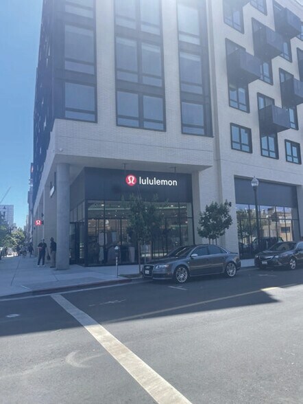 More Photos Of 2335-2345 Broadway, Oakland Unknown For Lease