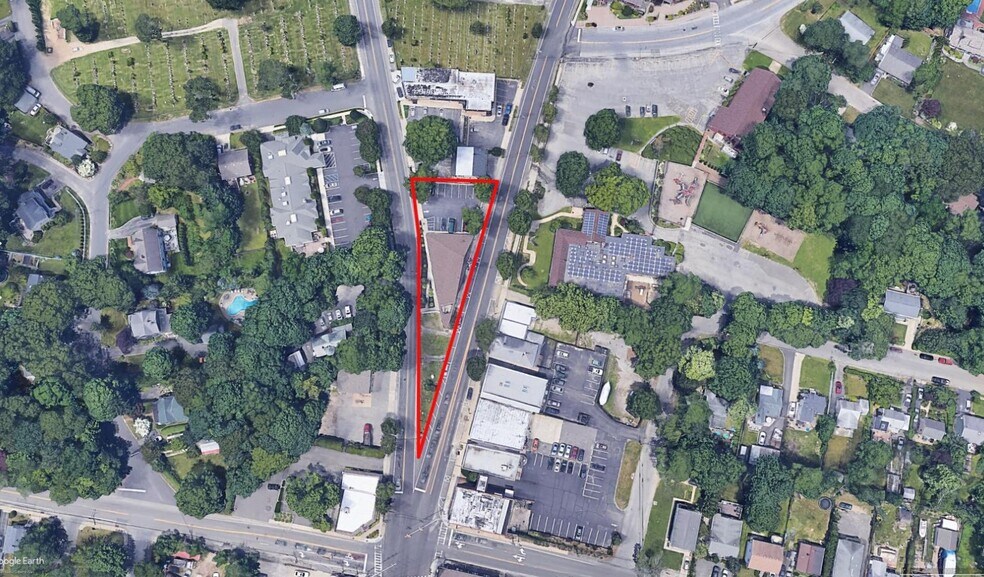 More Photos Of 120-124 Laurel Rd, East Northport Freestanding For Sale