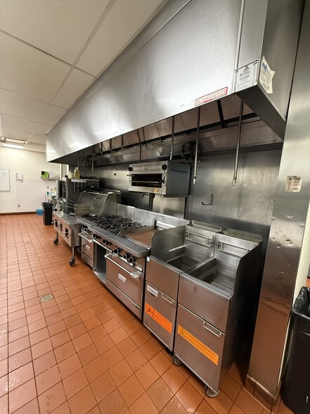 More Photos Of 132 Keller St, Petaluma Restaurant For Sale