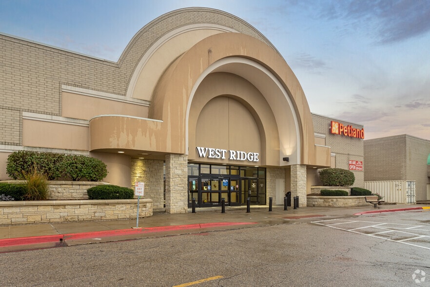 More Photos Of 1801 SW Wanamaker Rd, Topeka Unknown For Lease