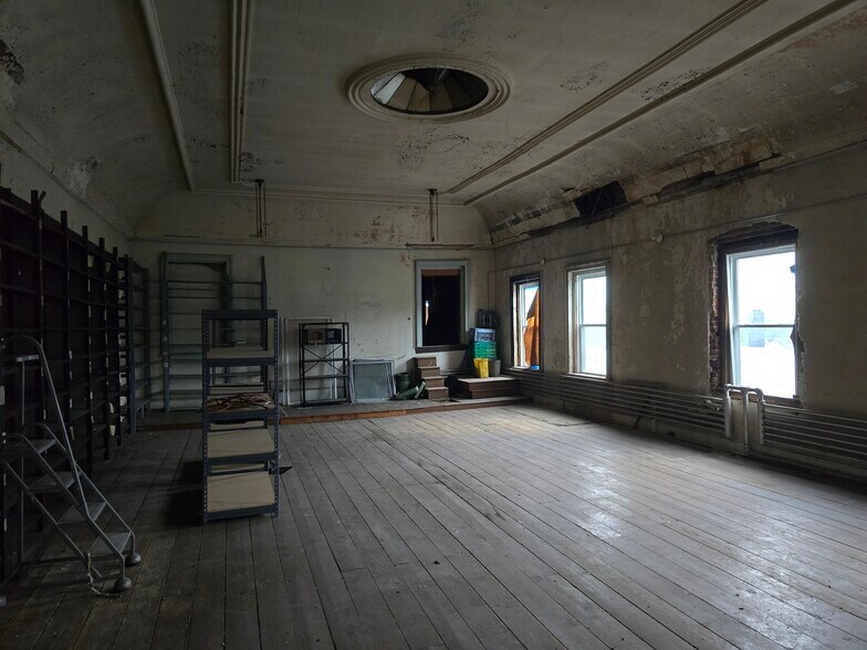 More Photos Of 115 Spring St, Newton Apartments For Sale